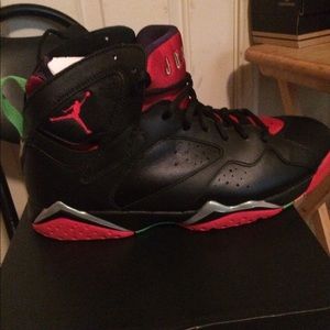 Retro 7 size 10